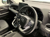 見通しのよいすっきりとした視界で、誰でも運転しやすいです。運転のしやすさは疲れにくさにも繋がりますよ♪