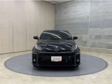 お車購入のポイントとなるフロントマスクです!シャープな目つきが印象的なデザインのヘッドランプです。