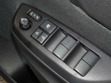 電動格納式ドアミラー・パワーウインドウを装備しています。