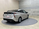 全車1年間の走行距離無制限のロングラン保証付きです。また、さらに安心をお求めの方には1年〜2年の保証延長ができる「ロングラン&alpha;保証」(有償)もお選びいただけます。