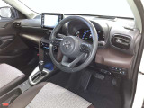 運転席周りのレイアウトをご覧ください。ナビゲーションが綺麗に装着されすっきり収まってますね!