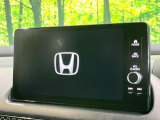 【メーカー純正ナビ】インテリアに溶け込むスタイリッシュな「専用設計」メーカーナビを装備♪視認性や操作性など基本性能にも優れ、より上質なカーライフをお楽しみいただけます。