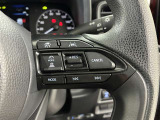 レーダークルーズコントロール(全車速追従機能付)付きです。車速に応じて追従支援してくれるので、ロングドライブも快適です。詳細は販売店スタッフまでおたずねください。
