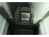 【アクセサリーソケット】12Vのカー用品等の電源供給が可能です。