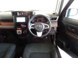 視界良好、操作しやすい運転席です。