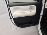愛知ダイハツのお店にある、たくさんのスマアシ搭載車は、正常に作動する事をしっかり確認してます。