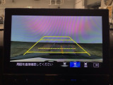 【バックカメラ】運転が苦手な方も車庫入れラクラクです!ギアをリバースに入れれば自動的に切り換わりますので、面倒な操作は不要です♪狭い駐車場もお車を傷つけず安心ですね!