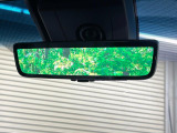 【デジタルインナーミラー】後席の大きな荷物や同乗者で後方が確認しづらい時でも安心!カメラが撮影した車両後方の映像をルームミラー内に表示。クリアな視界で状況の確認が可能です!