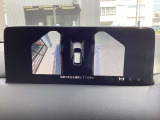 サイドカメラに切り替えると駐車時や狭い道路のすれ違いで、幅寄せ時のサイドの確認も安心です!