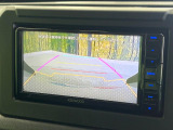 【バックカメラ】駐車時に後方がリアルタイム映像で確認できます。大型商業施設や立体駐車場での駐車時や、夜間のバック時に大活躍!運転スキルに関わらず、今や必須となった装備のひとつです!