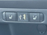 ★シートヒーター★運転席・助手席に装備!座面と背もたれを素早く温めます!