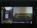 パノラミックビューモニター付きです。車両を上から見た様な映像を画面に表示。運転席からの目視だけでは見にくい、車両周辺の状況をリアルタイムでしっかり確認出来ます。