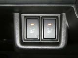 【シートヒーター搭載】シートを温めてくれる暖房機器です!長時間座っていると負担が掛かりやすい背中や腰、または冬場の寒い日に冷えやすい脚部に快適なぬくもりを♪