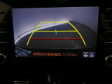 【バックモニター】・・・気になる後ろの見通しも、車庫入れに大活躍☆運転が困難な場所でも、しっかりサポート!心強い味方のモニターです♪