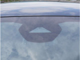 【アクティブセーフティブレーキ】前方の車両や障害物を検知し、ドライバーが回避操作を行わない場合に自動的にブレーキを作動させます。