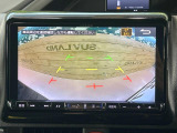 【バックカメラ】駐車時に後方がリアルタイム映像で確認できます。大型商業施設や立体駐車場での駐車時や、夜間のバック時に大活躍!運転スキルに関わらず、今や必須となった装備のひとつです!