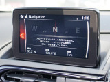 マツダコネクトの7インチWVGAディスプレイです。センターコンソールのコマンダーコントロールでの操作に加えて、タッチパネルにもなっていますので、画面にタッチしての操作も可能です。