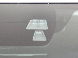 【i-ACTIVESENSE】走行中に前方の車両等を認識し、衝突しそうな時は警報とブレーキで衝突回避と被害軽減をアシスト。より安全にドライブをお楽しみいただけます。