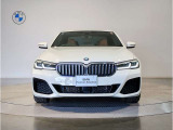 【キドニーグリル】BMWは約90年もの間、ほぼ全ての車両にひと目でBMWだと分かるこの特徴的なフロントグリルが備えられ、デザイン・アイコンとして親しまれてきました。
