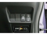 【横滑り防止装置】ドライバーの安全運転をアシストしてくれる装備が充実しています☆ドライバーの不安を安心へと変えてくれますね。