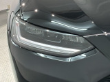 LEDヘッドライトは、点灯の瞬間から最大光量を発揮し、突然暗くなるトンネルなどでの安定感を高めます。