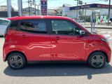 横から見てもスタイリッシュなデザイン、乗り降りもしやすいです。是非、ご試乗ください☆