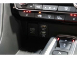 スマートフォンなどの音楽再生が可能なUSB接続ジャック装備車両です♪♪♪
