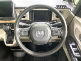 【ステアリングスイッチ】運転中、前方から目線をそらすことなく、オーディオ等の操作が可能な便利機能!安心&快適なドライブを演出してくれます♪
