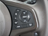 ◆アダプティブクルーズコントロール◆予め設定した車速内でクルマが自動的に加減速。前走車との適切な車間距離を維持しながら追従走行します。【LKAS】車線維持支援システムでステアリング操作を支援。