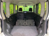 普段のお買い物や通勤、送迎等に十分な荷室スペースを確保しております。セカンドシートを倒すと、大きな荷物の積載も可能です♪