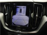 画面分割表示にも対応した360&deg;ビューカメラを搭載。狭い場所での取り回しも安心です。画面を分割することで、俯瞰画像と同時に車両前方または後方の180&deg;広角映像を表示することができます。