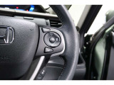 Hondaセンシングの機能のひとつ、アダプティブクルーズコントロール付!アクセルから足を離しても設定したスピードと前車との車間を保ち走行してくれます!車線維持もアシスト☆高速道路で疲労軽減ですね☆