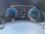 視認性の高いメーターで運転情報を的確に把握できます!