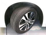 タイヤサイズは235/50R18です!