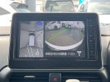 『アラウンドビューモニター』は、空から見下ろすような視点で、スムースな駐車と安全確認をサポートします。