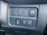 両側オートスライドドアです。インテリジェントキーや運転席のスイッチで簡単にドアの開閉ができるので、とても便利な装備です♪