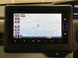 ナビゲーションはフルセグTV、インターナビ対応のGathers純正メモリーナビを搭載しています。Bluetoothオーディオ機能がありますので、スマートフォンなどの音楽も再生できます。
