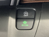 ★ECONスイッチ★ エコドライブを加速しよう!スイッチをONにすると、運転の仕方によるロスを抑え込み燃費をよくするようクルマが頑張ります(*^ー^*)燃費向上にチャレンジ♪