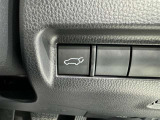 【パワーバックドア】ボタン一つでテールゲートが自動で開閉します。