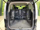 普段のお買い物や通勤、送迎等に十分な荷室スペースを確保しております。セカンドシートを倒すと、大きな荷物の積載も可能です♪