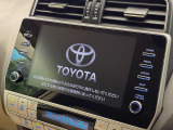 【メーカー純正9型ナビ】インテリアに溶け込むスタイリッシュな「専用設計」メーカーナビを装備♪視認性や操作性など基本性能にも優れ、より上質なカーライフをお楽しみいただけます。