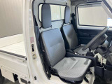 【運転席・助手席】スッキリとしたハンドル周りで使い勝手がいいです★