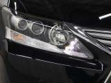消費電力の少ないLEDヘッドランプを採用。豊かな光質と、自然光に近い光質で、夜間のドライブの安全をサポートします。