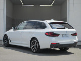 BMW認定中古車は、ドイツ本社と同様の教育・訓練を受けたBMW専門のメカニックが100項目以上のポイントを徹底的にチェックし、整備したうえでご納車させていただきます。