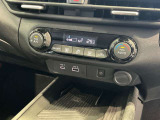 オートエアコン付きなので、温度を設定するだけで車内を快適にしてくれます!