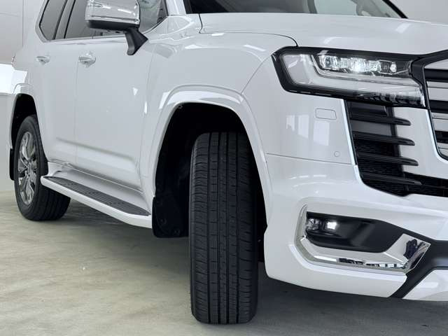トヨタ ランドクルーザー300 3.5 ZX 4WD モデリスタエアロ 後席
