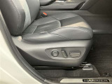 納車前にご案内しますボディーコーティングを施工する事をお勧めします。理由1納車時ピカピカ、2洗車も楽々だし雨で多少の汚れも無くなります、3運転してて気持ちがよいetc.