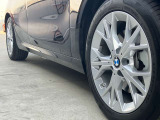 BMW純正アルミホイールです。納車時にはアルミホイールコーティングも承っております!是非ご検討下さいませ。