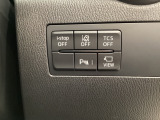 各種機能の切替スイッチは運転席パネル下に集約されています。任意で切り替え可能なため状況に合わせてお使いください。