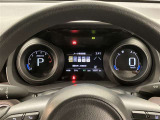 充実の装備が揃った中古車で快適なカーライフを。豊富な機能で便利さを追求し、使いやすさと安心感を提供します。安全性と快適性を追求した整備済み車両で、心地よいドライブをお楽しみください。